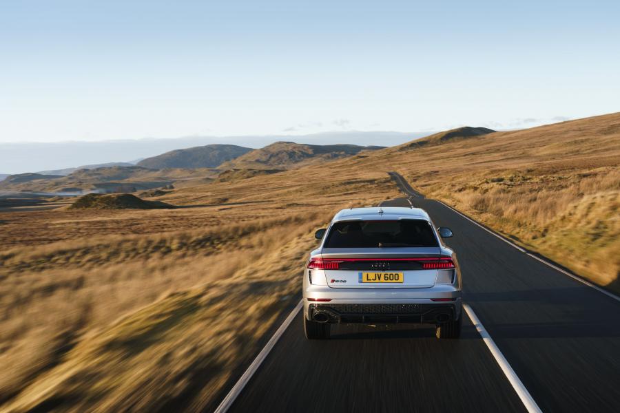  Audi RS Q8 2020 года  (UK) (фото 5 из 40)